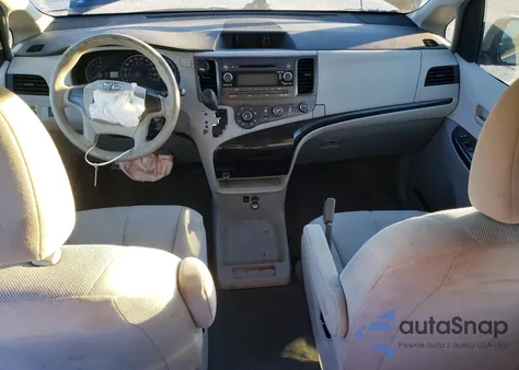 2012 Toyota Sienna z USA, uszkodzony, nr VIN 5TDZK3DC8CS256430